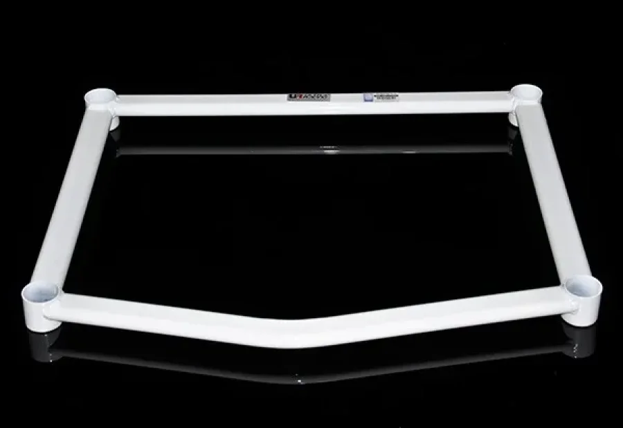 Ultra Racing Peugeot 208 / 307 UltraRacing 4P Front Lower Brace, référence LA4-2573