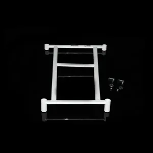 Ultra Racing Mercedes E-Class 03-06 W211 Ultra-R 4P Front Lower Brace, référence LA4-1889