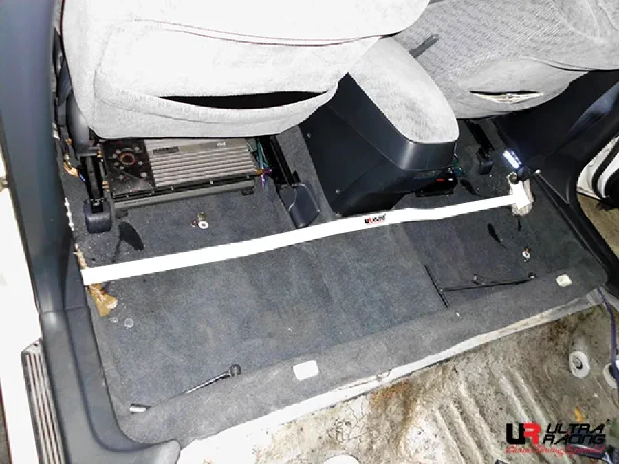 Ultra Racing Honda Accord 98-01 2D Ultra-R 2P Room Bar 2551, référence RO2-2551