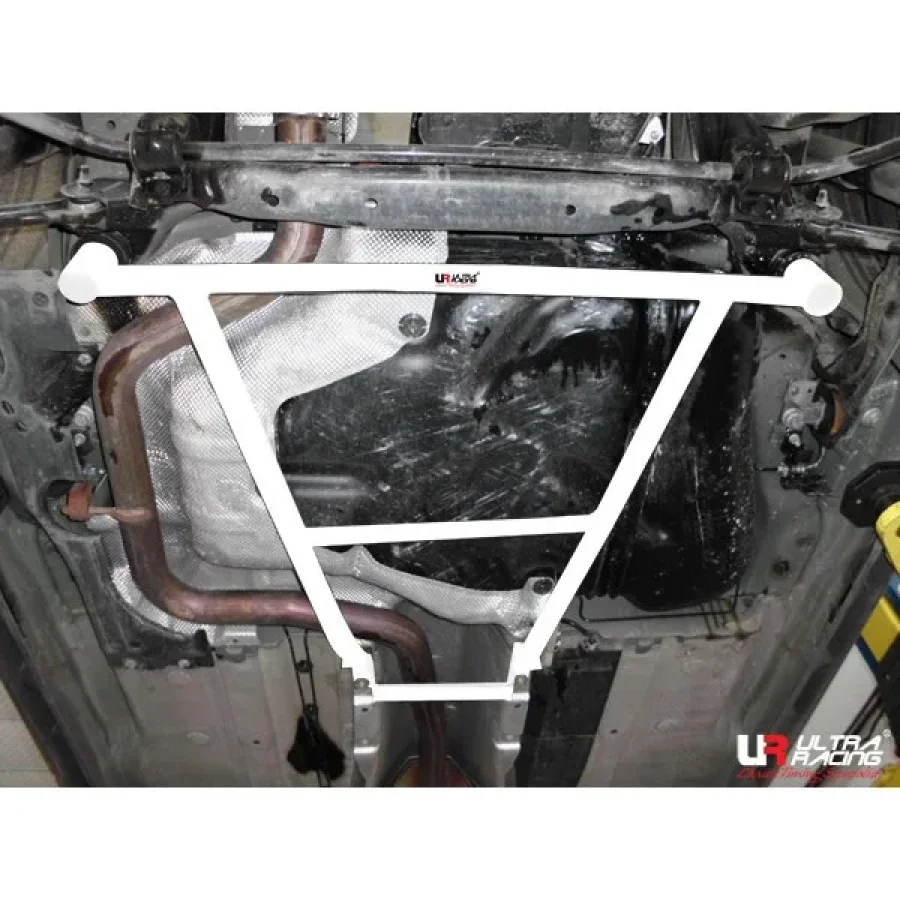 Ultra Racing Volvo S80 10-14 UltraRacing 4-Point Rear Lower Brace 1815, référence RL4-1815
