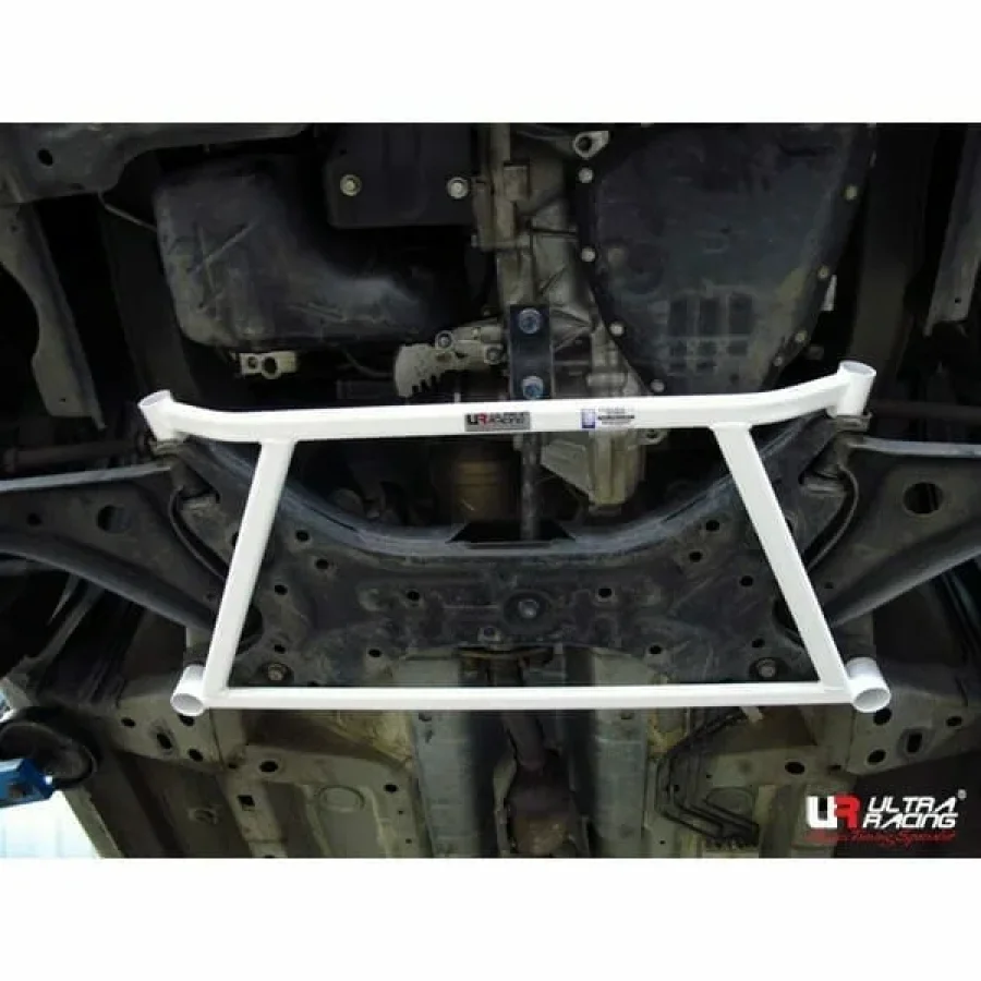 Ultra Racing Mitsubishi SpaceStar/Mirage 12+ Ultra-R 4P Front Lower Brace, référence LA4-2026