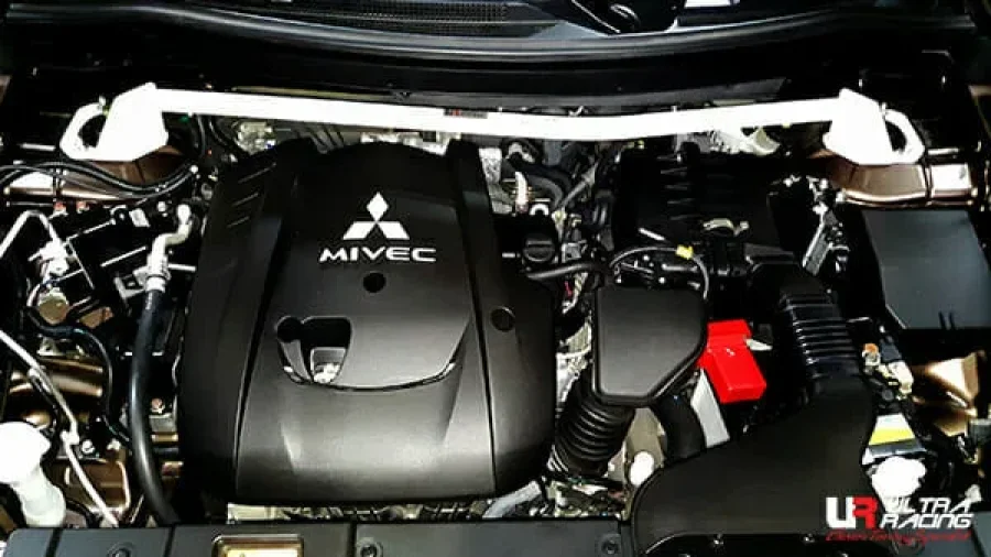 Ultra Racing Mitsubishi Outlander 2.4 2WD/4WD 13+ Ultra-R Front Strutbar, référence URTW-TW2-3698