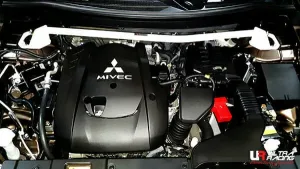 Ultra Racing Mitsubishi Outlander 2.4 2WD/4WD 13+ Ultra-R Front Strutbar, référence URTW-TW2-3698