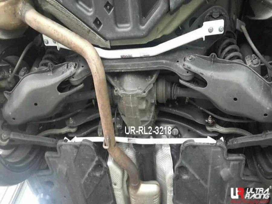 Ultra Racing Mercedes W204 C250 (not CGI)/ W207 E-Class UR Rear Lower Bar, référence RL2-3218