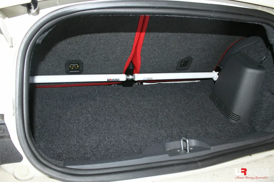 Ultra Racing Fiat 500 07+ 09./1.4 UltraRacing 2-Point Rear Upper Strutbar, référence URUS-RE2-2432A