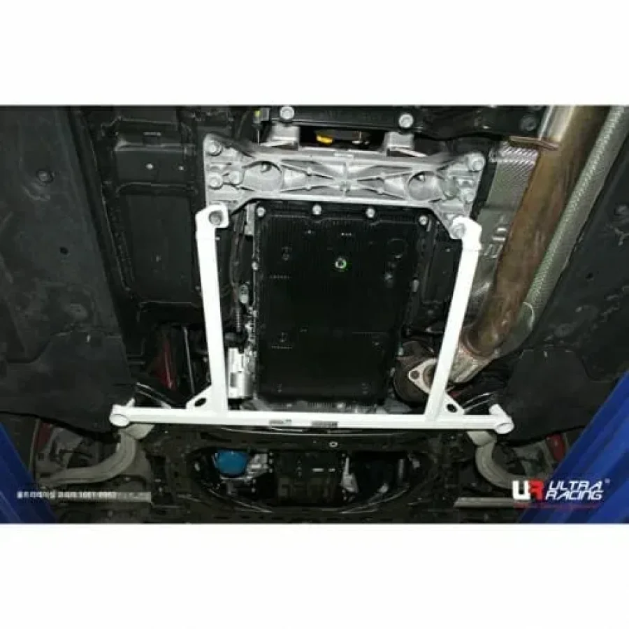 Ultra Racing Kia Stinger 17+ 2.0D UltraRacing 4-Point Front Lower Brace, référence URKR-LA4-3897