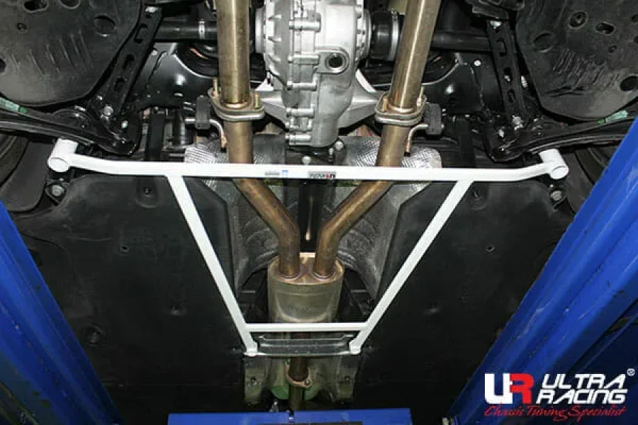Ultra Racing Kia Stinger 17+ 2.0/3.3 UltraRacing 4-Point Rear Lower Brace, référence URKR-RL4-3895