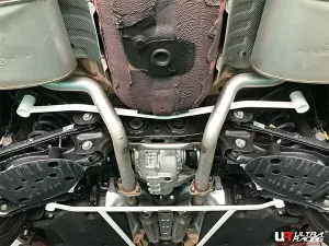 Ultra Racing Kia Stinger 17+ 2.0/3.3 UltraRacing 2-Point Rear Lower Bar, référence URKR-RL2-3896