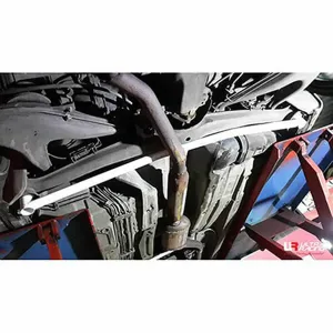 Ultra Racing BMW E37 Z3 1.9 Roadster 2WD 95 UltraR 2-Point Rear Lower Bar, référence URTW-RL2-2974