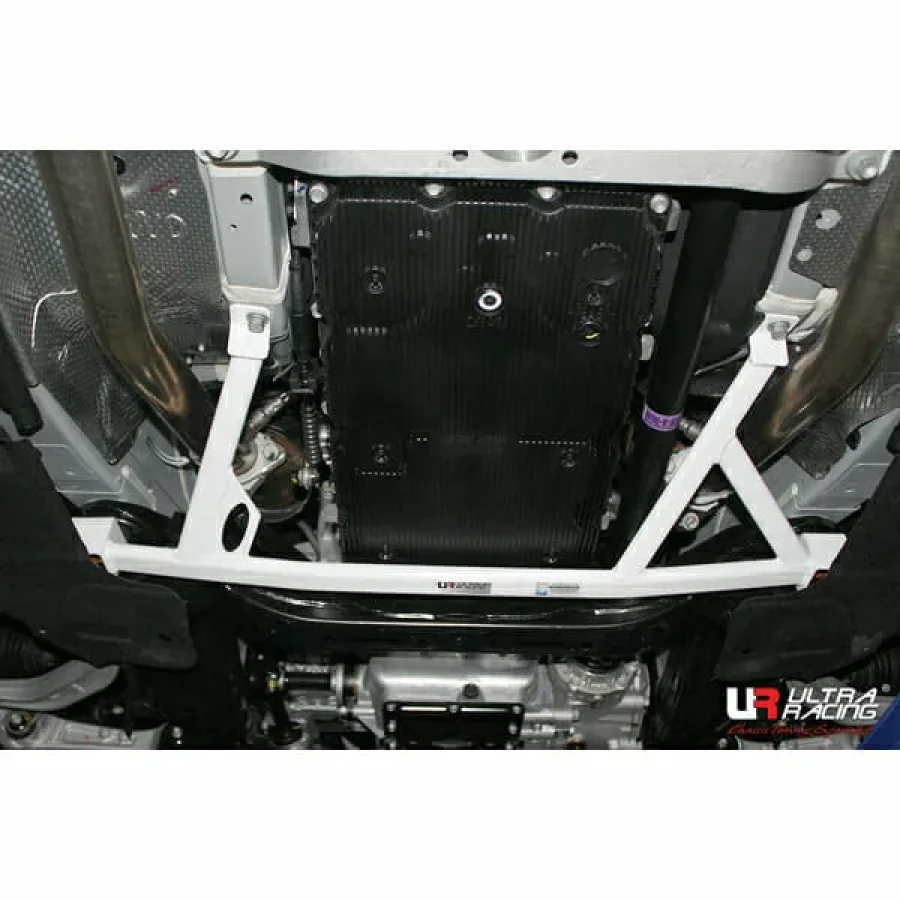 Ultra Racing Hyundai Genesis (DH) 3.8 V6 15-16 (4WD) Front Lower Bar, référence URKR-LA4-2749