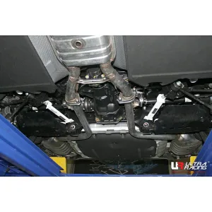 Ultra Racing Hyundai Genesis (DH) 3.8 V6 15-16 (4WD) Rear Lower Side Bar, référence URKR-RS4-2752P