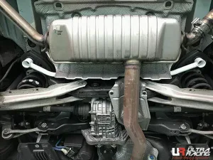 Ultra Racing Mercedes A250 / AMG 13+ W176 4WD Ultra-R 2P Rear Lower Bar, référence URTW-RL2-3445