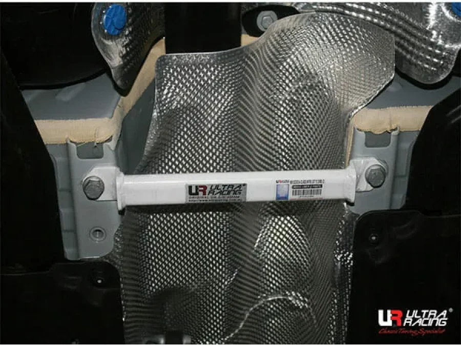 Ultra Racing Mercedes A250 / AMG 13+ W176 4WD UR 2P Mid Lower Brace 2992, référence URTW-ML2-2992