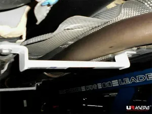 Ultra Racing Mercedes A250 / AMG 13+ W176 4WD UR 2P Mid Lower Brace 2991, référence URTW-ML2-2991