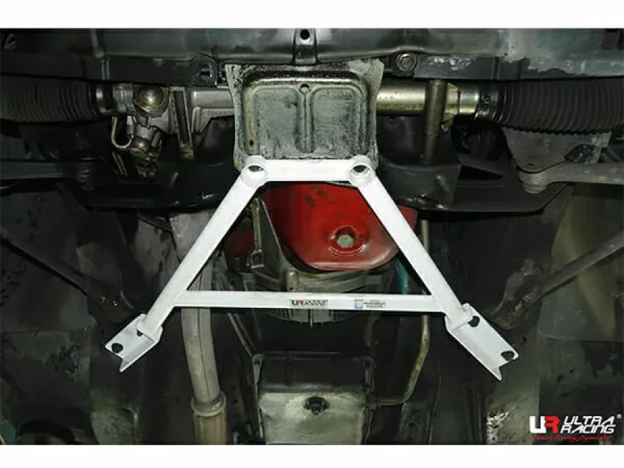 Ultra Racing Volvo 940 90-98 UltraRacing 4-Point Front Lower Brace, référence LA4-1729