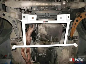Ultra Racing BMW Z3 E37 Front Lower Brace, référence URTW-LA4-2972