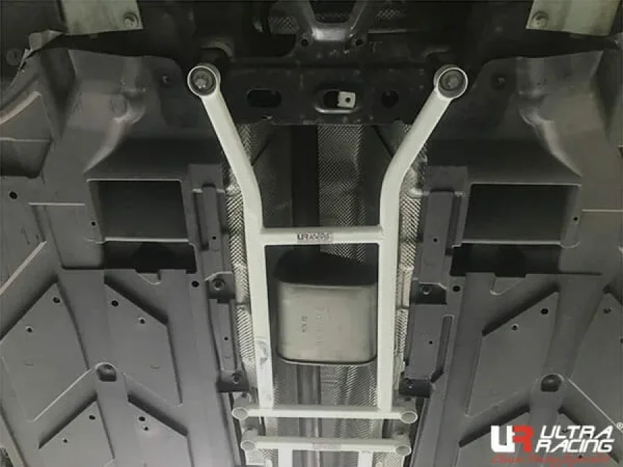 Ultra Racing Mercedes A250 W177 2.0T 18+ Ultra-R Front Member Brace, référence URTH-LA4-4115