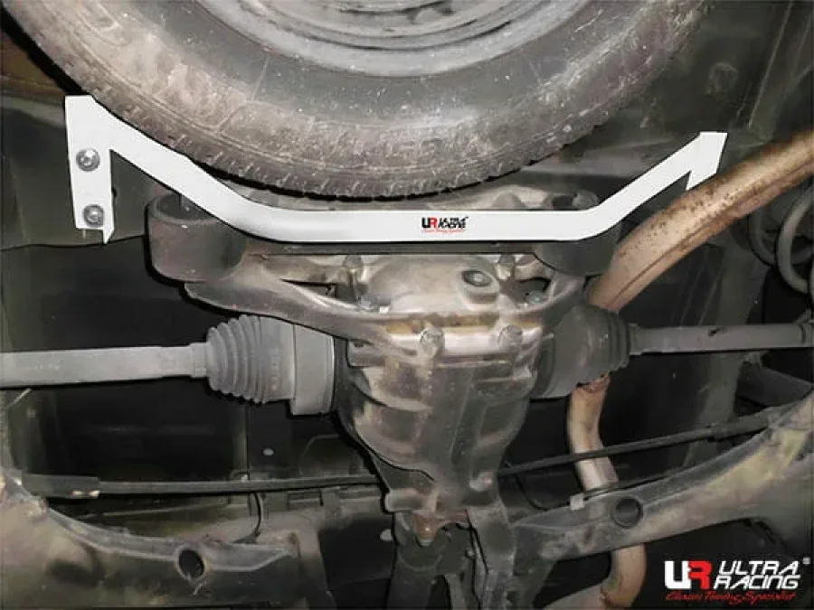Ultra Racing Mercedes VITO 3.0 03-14 2WD Ultra-R 2P Rear Lower Brace, référence RL2-2844