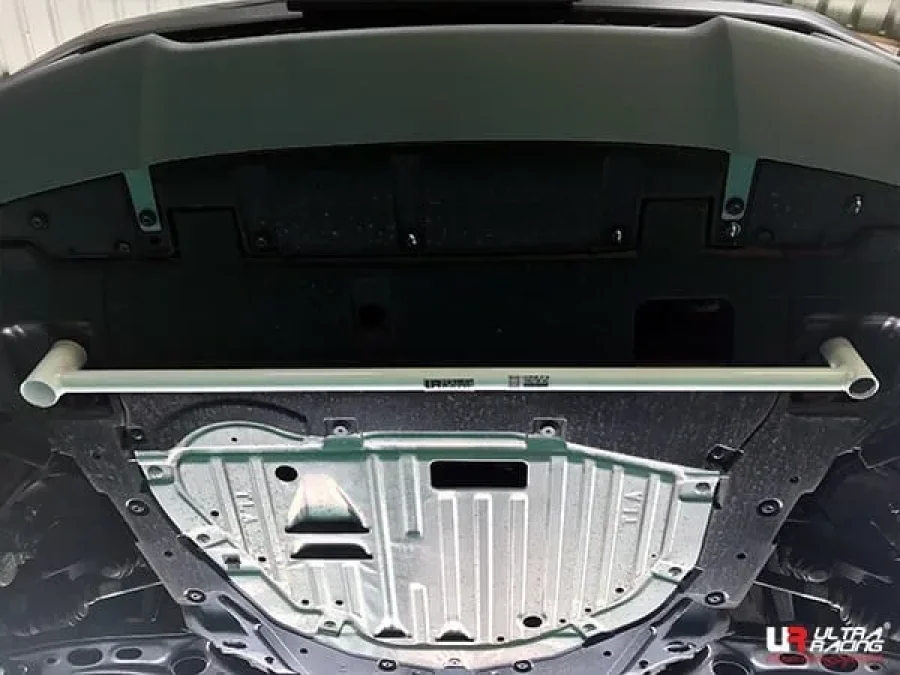 Ultra Racing Honda CRV (RW 1/6) 16+ UltraRacing Front Member Brace, référence URTH-LA2-3819