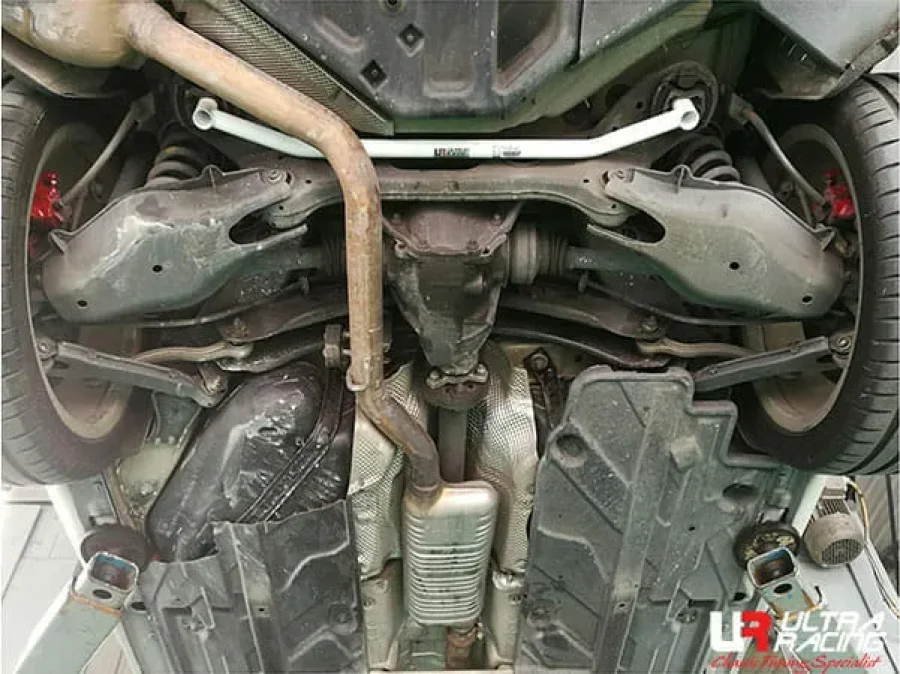 Ultra Racing Mercedes C-Class/ AMG 07+ W204 Ultra-R Rear Lower Brace, référence RL2-3219