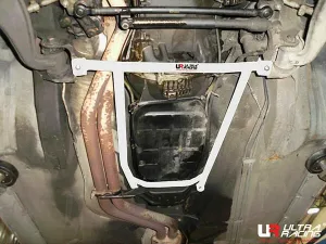 Ultra Racing Mercedes E-Class 3.0 W124 85-96 Ultra-R 4P Front Lower Bar, référence LA4-2854