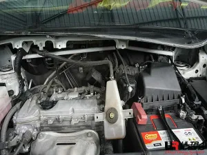 Ultra Racing Toyota Alphard AH30 Ultra Racing Front Upper Strutbar, référence TW2-3481