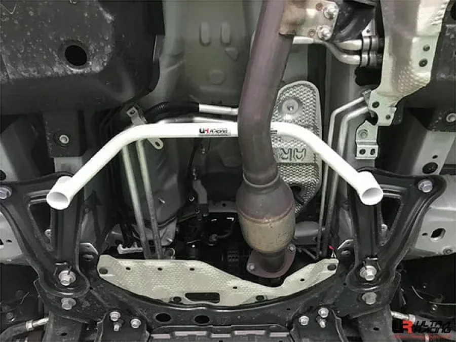 Ultra Racing Toyota Alphard AH30 Ultra Racing Mid Lower Brace, référence URTH-ML2-3288