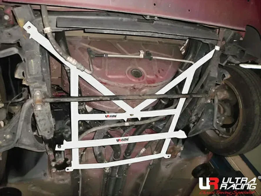 Ultra Racing MG-F 95-02 1.8 2WD UltraRacing 5P Front H-Brace 3223, référence LA5-3223