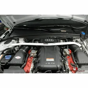Ultra Racing Audi RS5 8T 4.2 10-15 4WD Ultra Racing Front Upper Strutbar, référence URKR-TW2-3277