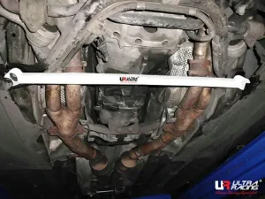 Ultra Racing BMW E39 M5 Ultra Racing Front Lower Bar 3063, référence URKR-LA2-3063