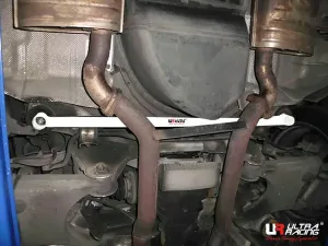 Ultra Racing BMW E39 M5 Ultra Racing Rear Lower Bar 3065, référence URKR-RL2-3065