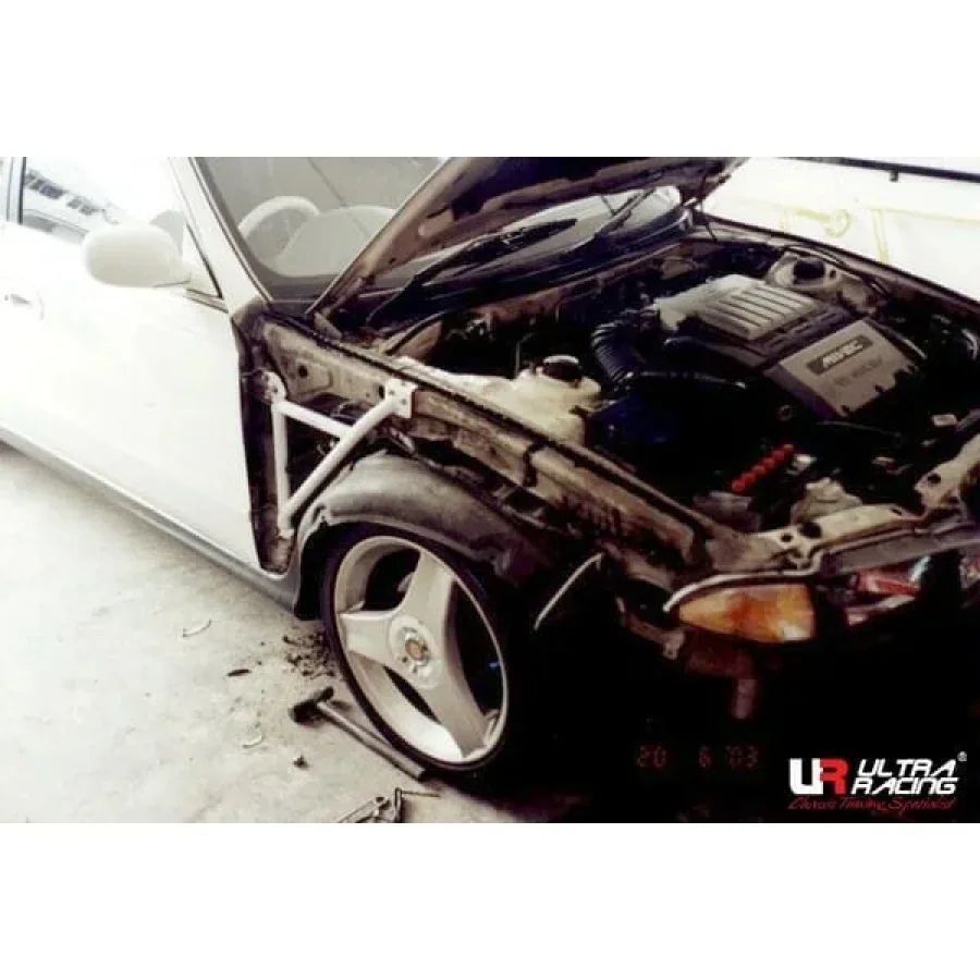 Ultra Racing Proton Perdana 2.0 2WD 95-10 UltraRacing 3-Point Fender Brackets (009P), référence FD3-009P