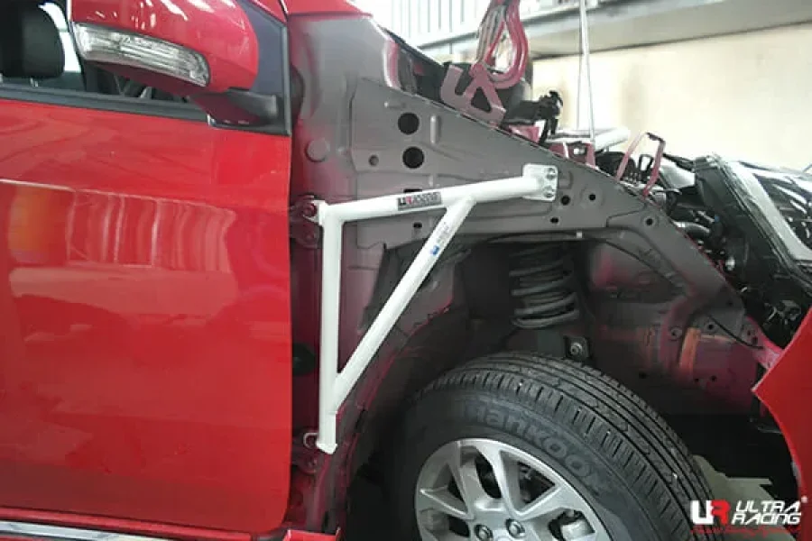 Ultra Racing Perodua Axia (B200) 1.0 2WD 14+ UltraRacing 3-Point Fender Brackets (392P), référence FD3-3392P