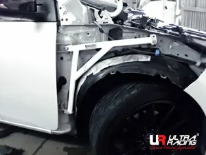 Ultra Racing Toyota Corolla Altis (E170) 1.8/2.0 2WD 13-18 UltraRacing 3-Point Fender Brackets (540P), référence FD3-3540P