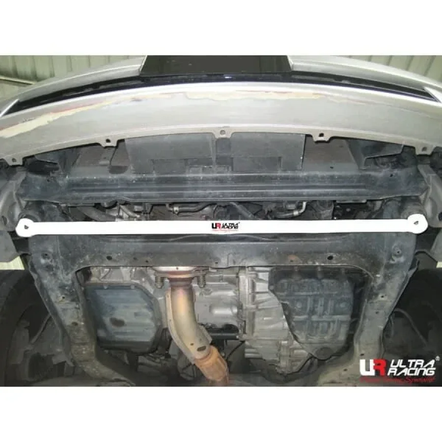 Ultra Racing Nissan Presage (U31) 2.5 2WD 03-09 UltraRacing 2-Point Front Lower Tiebar (1032), référence LA2-1032