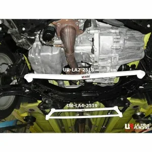 Ultra Racing Suzuki Swift Sport (ZC32S) 1.6 2WD MT 10-17 UltraRacing 2-Point Front Lower Tiebar (2518), référence LA2-2518