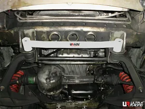 Ultra Racing Suzuki Vitara (ET) 2.0-H20A V6 4WD 88-98 UltraRacing 2-Point Front Lower Tiebar (2771), référence LA2-2771