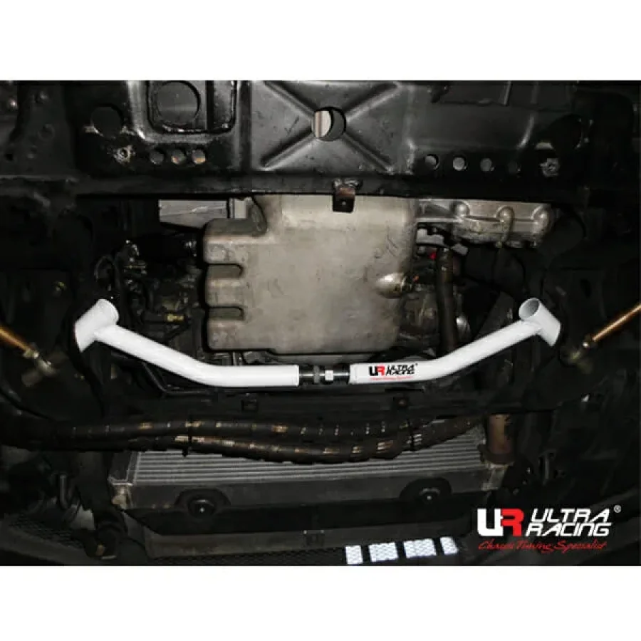 Ultra Racing Nissan Skyline (GTR 34) 2.6TT 4WD 99-02 UltraRacing 2-Point Front Lower Tiebar (3458A), référence LA2-3458A