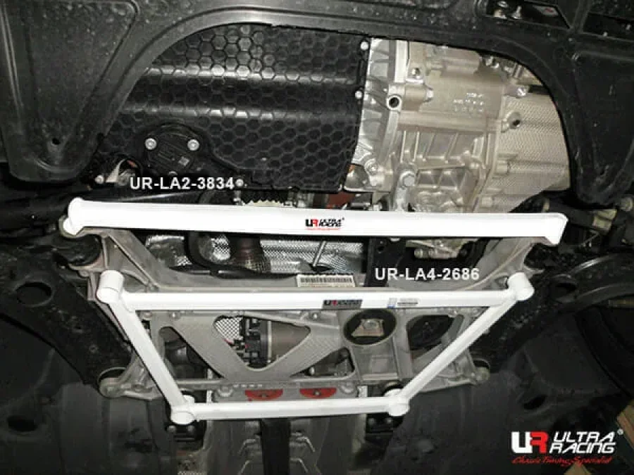 Ultra Racing Volkswagen Passat B8 (TYP 3G) 1.8 TSI 2WD 15-22 UltraRacing 2-Point Front Lower Tiebar (3834), référence LA2-3834