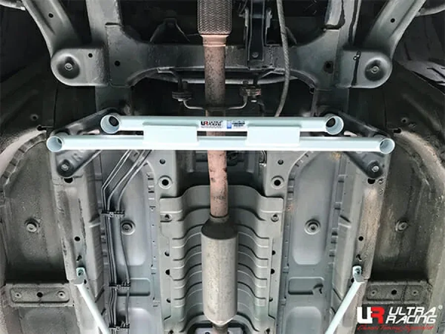 Ultra Racing Proton Exora Bold 1.6T 2WD 15-17/Preve 1.6T 12-20/Suprima 1.6T 13-19 UltraRacing 4-Point Front Lower Brace (1778), référence LA4-1778