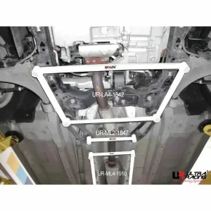 Ultra Racing Buick Lacrosse 2.4 2WD 10-16/Regal 2.0 08-19 UltraRacing 4-Point Front Lower Brace (1842), référence LA4-1842