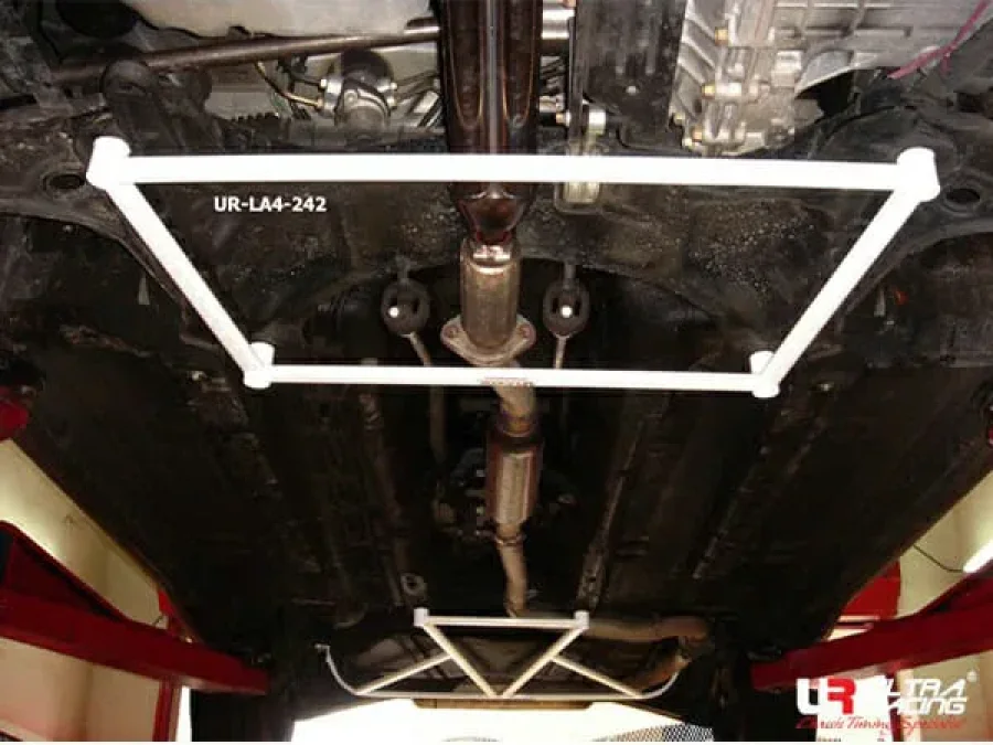 Ultra Racing Proton Satria Neo (BS) 1.3/1.6 2WD 06-15 UltraRacing 4-Point Front Lower Brace (242), référence LA4-242
