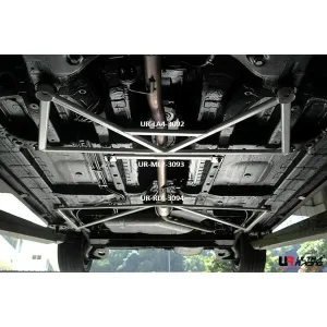 Ultra Racing Proton Iriz/Persona 1.6 2WD 14+ UltraRacing 4-Point Front Lower Brace (3092), référence LA4-3092
