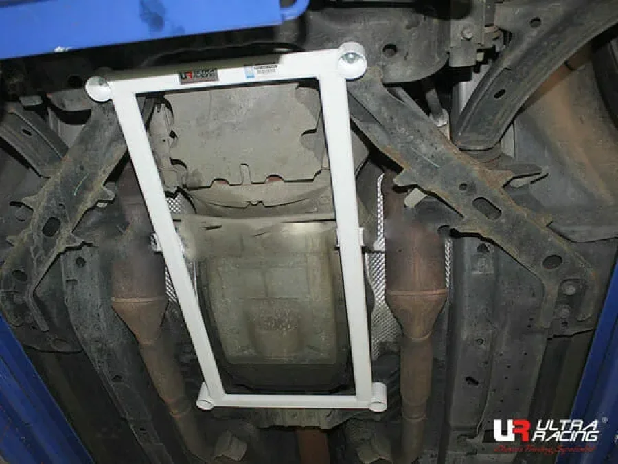 Ultra Racing Ford Mustang S-197Ii 3.7 V6 2WD 10-14 UltraRacing 4-Point Front Lower Brace (3124), référence LA4-3124