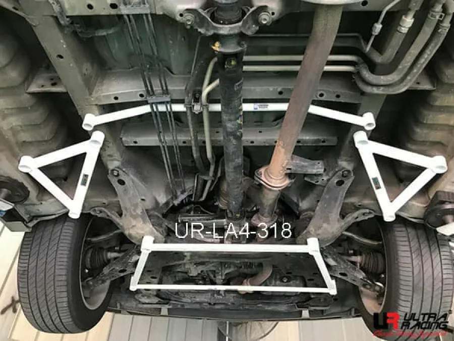 Ultra Racing Hyundai Trajet 2.0 2WD 99-08 UltraRacing 4-Point Front Lower Brace (318), référence LA4-318