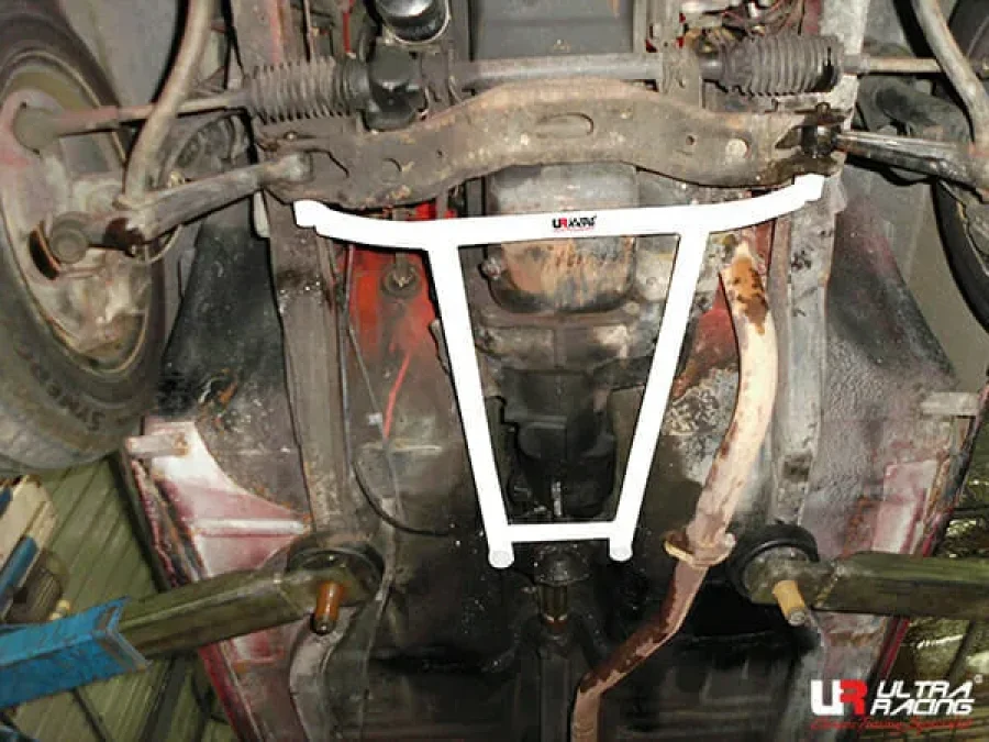 Ultra Racing Ford Escort 1.6 2WD MT 74-80 UltraRacing 4-Point Front Lower Brace (3400), référence LA4-3400