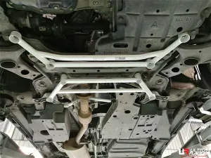 Ultra Racing Lexus NX 200T/300 (AZ10) 2.0T 14-21/Toyota Harrier 2.0/2.5 13-20 2WD/4WD UltraRacing 4-Point Front Lower Brace (3704), référence LA4-3704