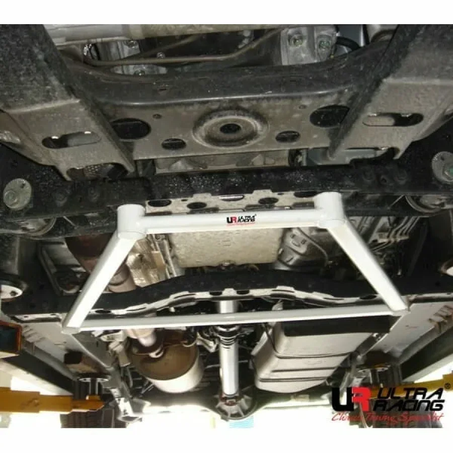 Ultra Racing Toyota C-HR (AX-10) 1.2T/1.8 18+/Prius 1.8 16+ 2WD/4WD UltraRacing 4-Point Front Lower Brace (383), référence LA4-383