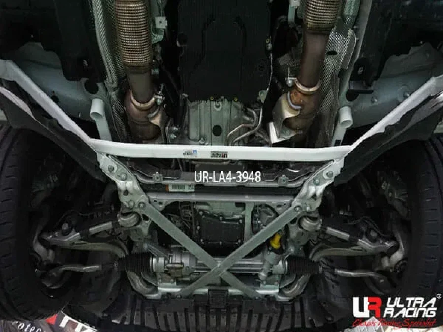 Ultra Racing Mercedes C253 GLC 43 3.0TT Coupe 15+ /S213 3.0T 16+/C250 2.0T 18-21 2WD/4WD UltraRacing 4-Point Front Lower Brace (3948), référence LA4-3948