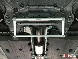 Ultra Racing Volvo XC40 2.0T 4WD 18+ UltraRacing 4-Point Front Lower Brace (4163), référence LA4-4163